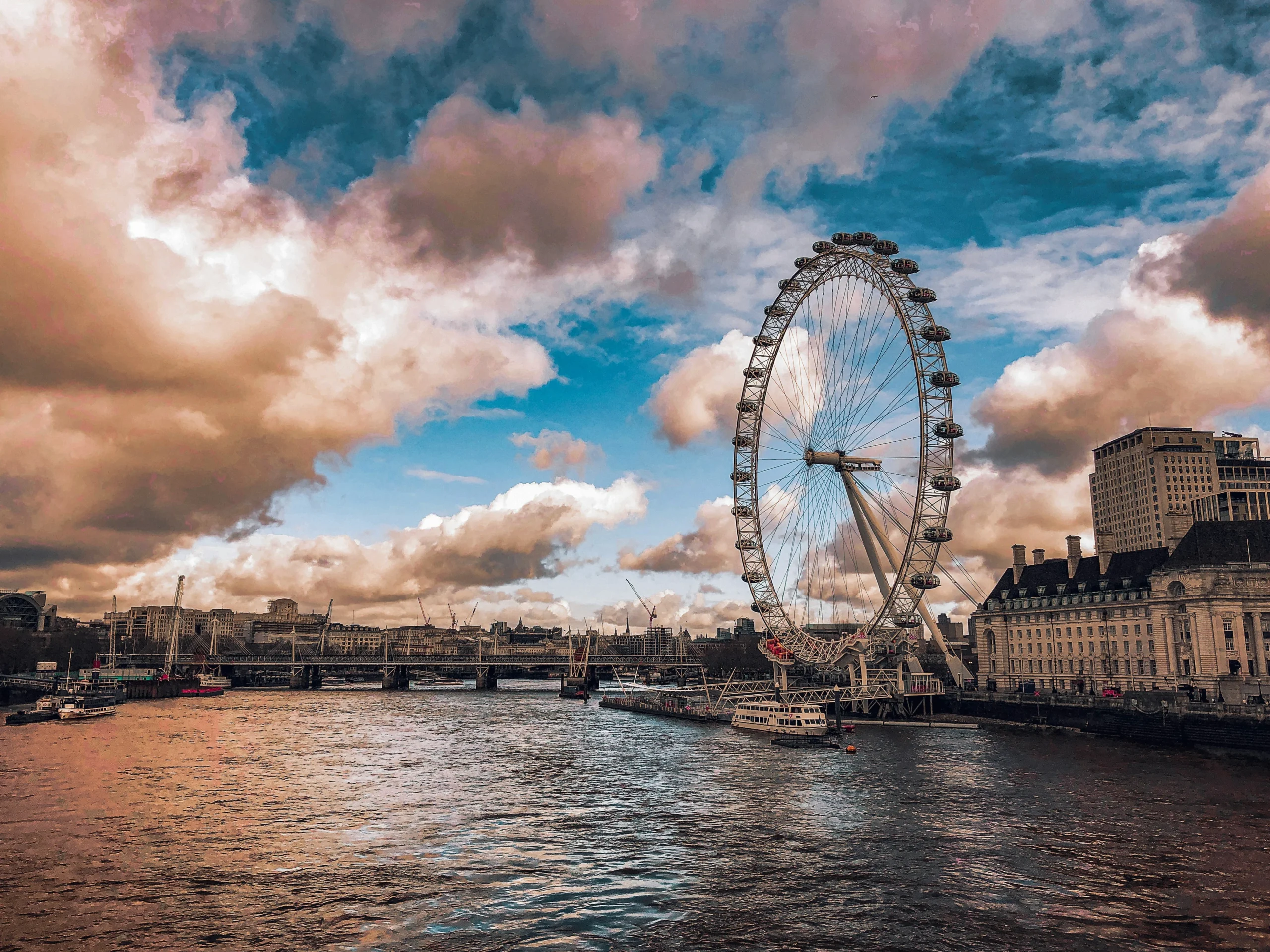 what-to-do-in-london-after-dark